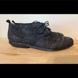 EUC Women’s Modern Vintage Shoe Distressed